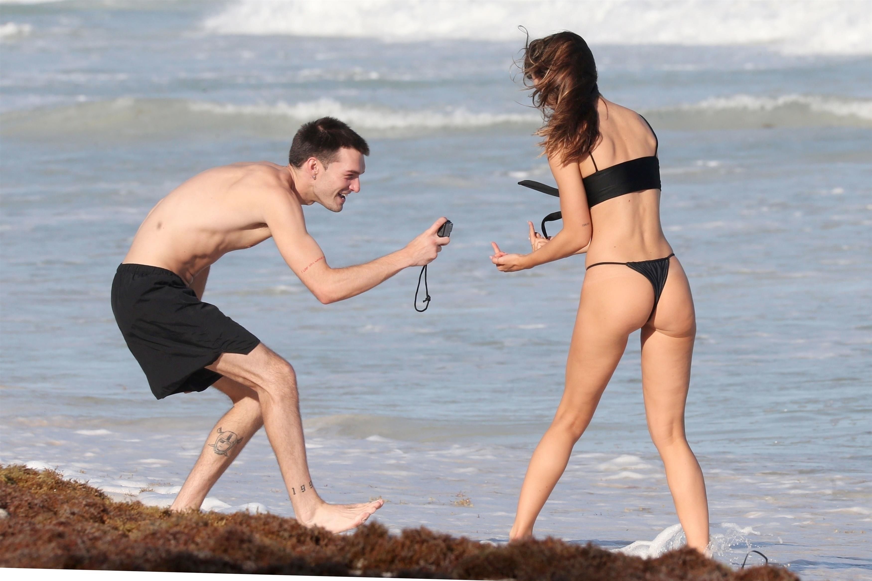 alexis ren sexy bikini ass 1