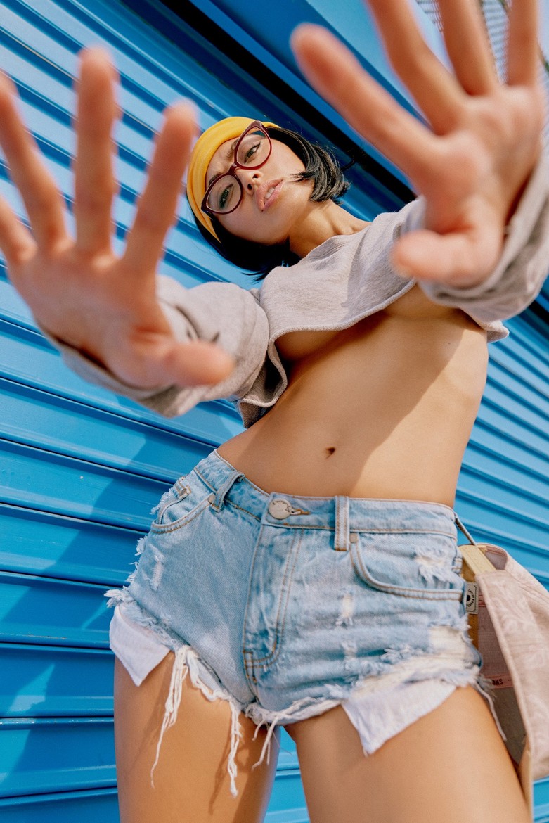 Ambra Gutierrez Underboobs