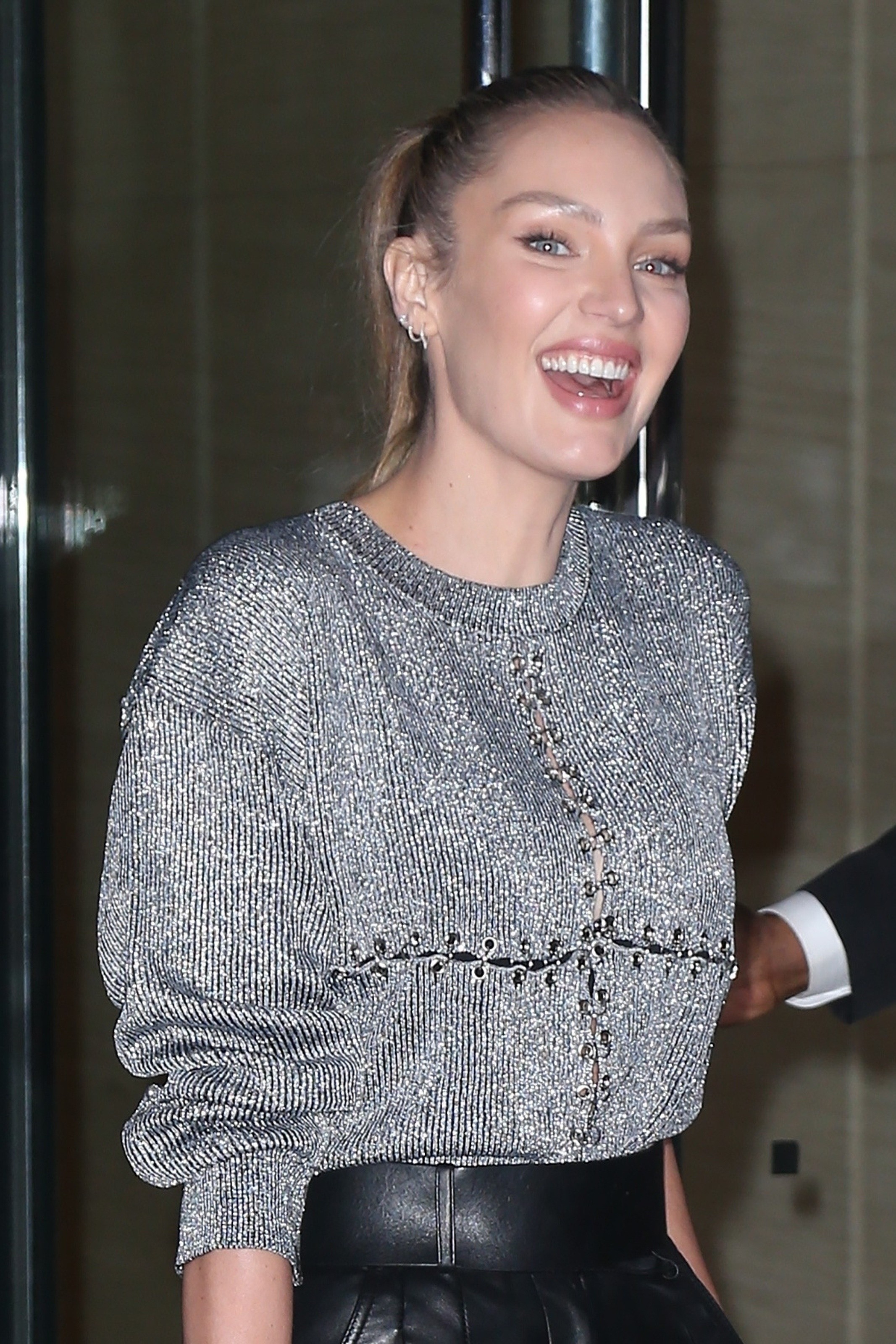 candice swanepoel sexy victorias secret headquarter 12