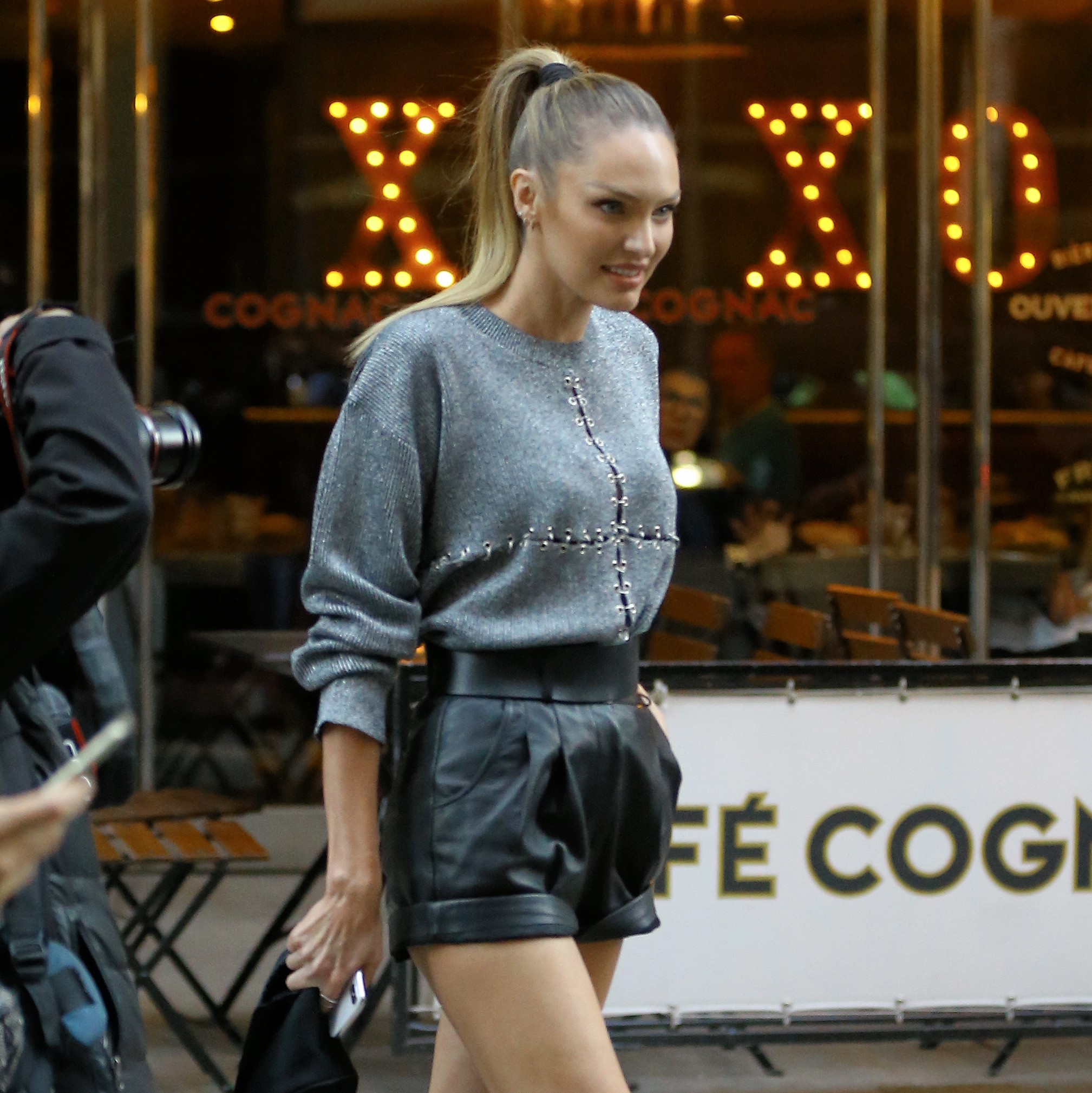 candice swanepoel sexy victorias secret headquarter 16
