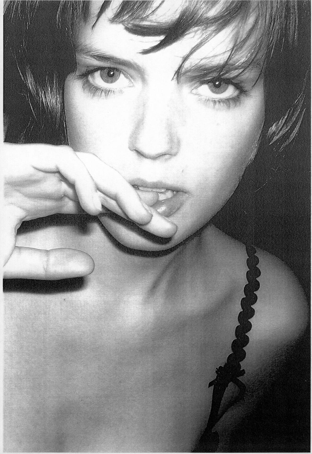 roxane mesquida sexy 25