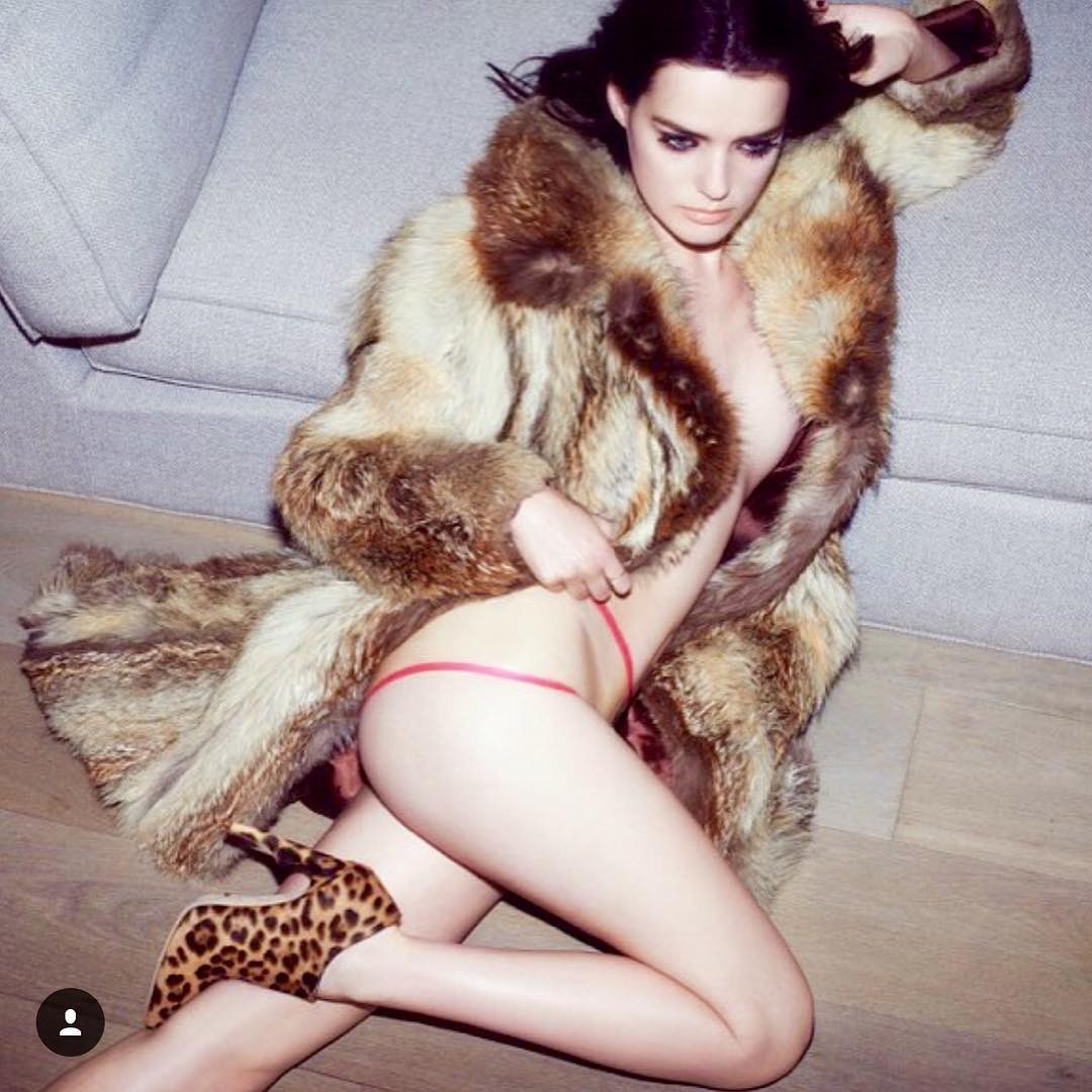 roxane mesquida sexy 42